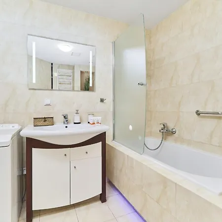 Appartement Krawiecka By Renters